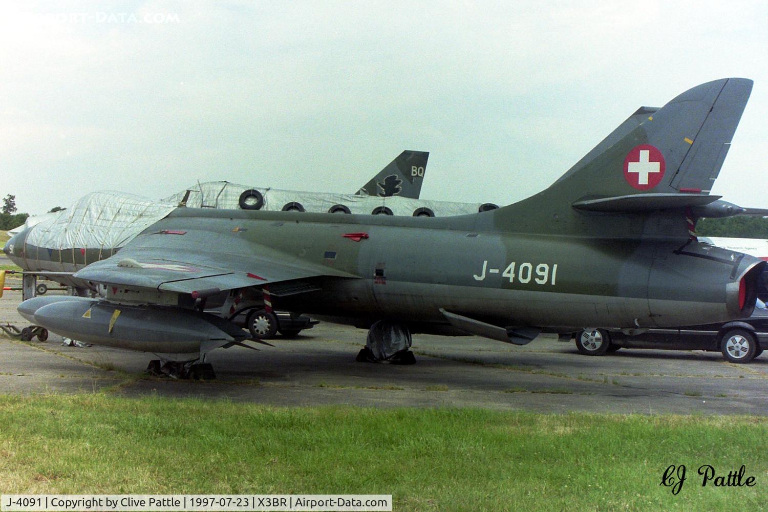 J-4091, 1959 Hawker Hunter F.58 C/N 41H-697458, Parked up at Bruntingthorpe X3BR