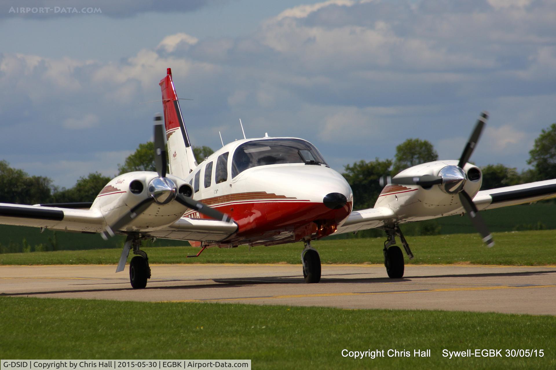 G-DSID, 1995 Piper PA-34-200T Seneca II C/N 34-47001, at Aeroexpo 2015