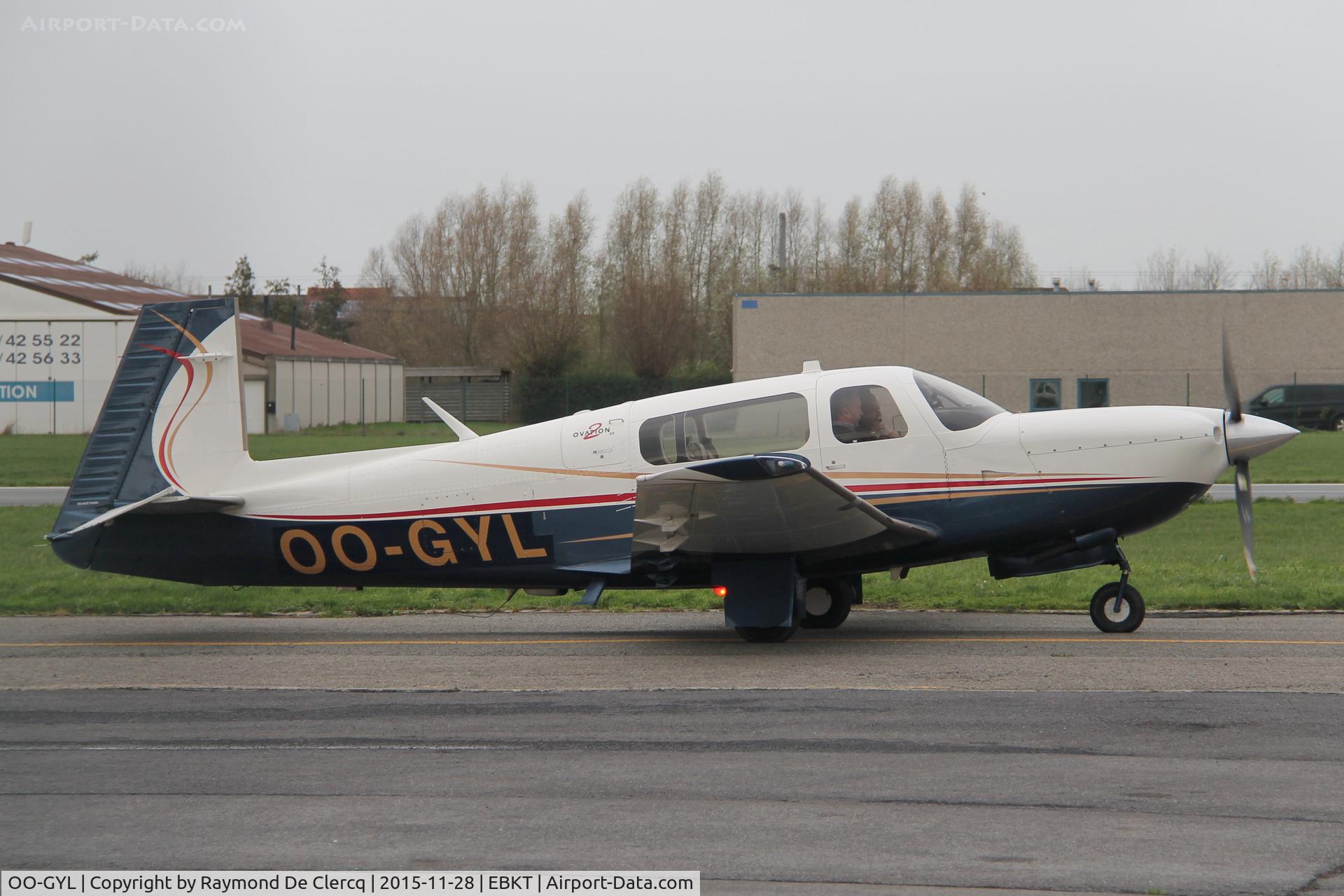 OO-GYL, 2003 Mooney M20R Ovation C/N 29-0303, Taxiing at Wevelgem.
