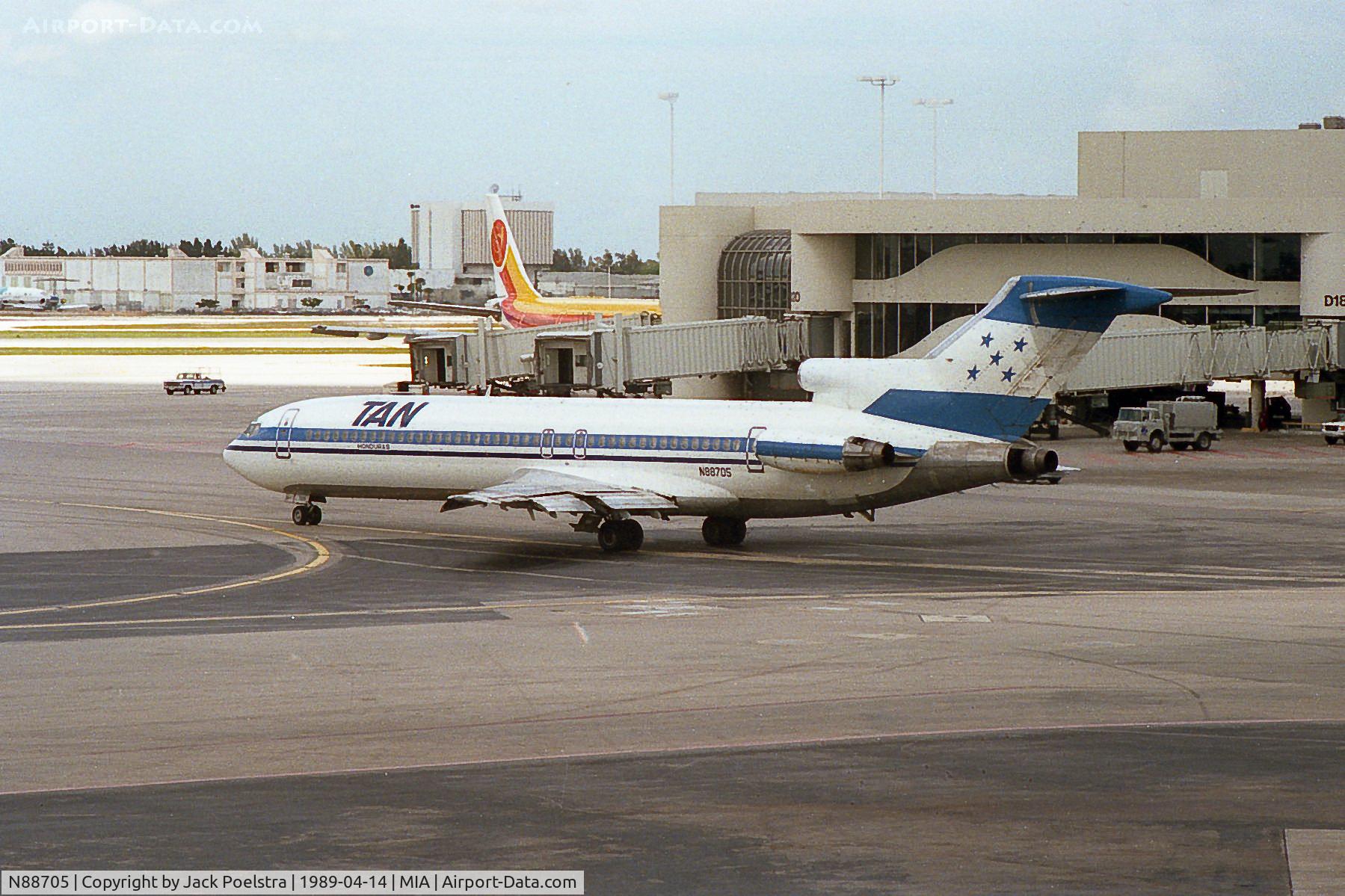 N88705, 1968 Boeing 727-224 C/N 19514, N88705 in TAN colors