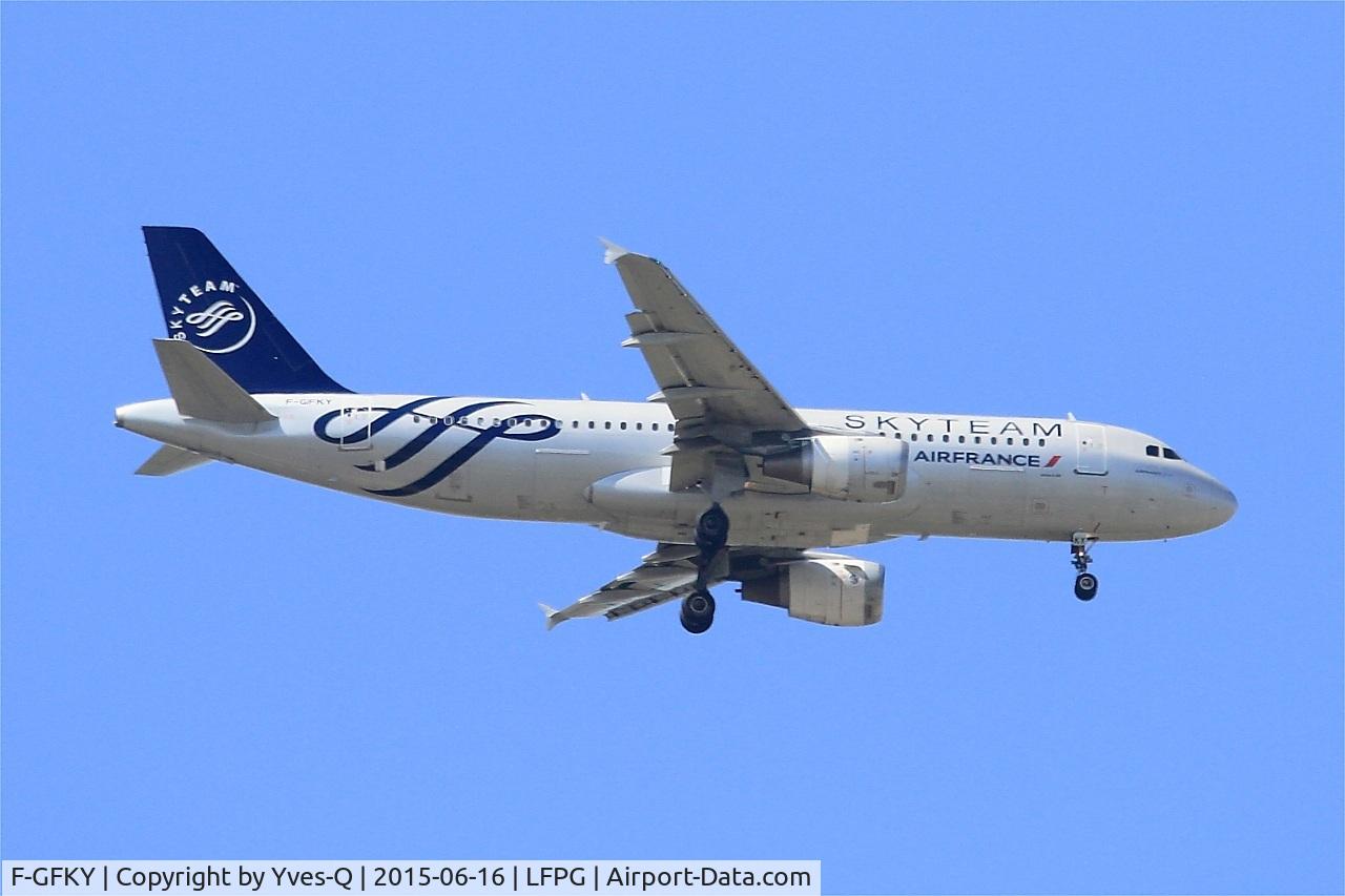 F-GFKY, 1991 Airbus A320-211 C/N 0285, Airbus A320-211, Short approach Rwy 08R, Roissy Charles De Gaulle Airport (LFPG-CDG)