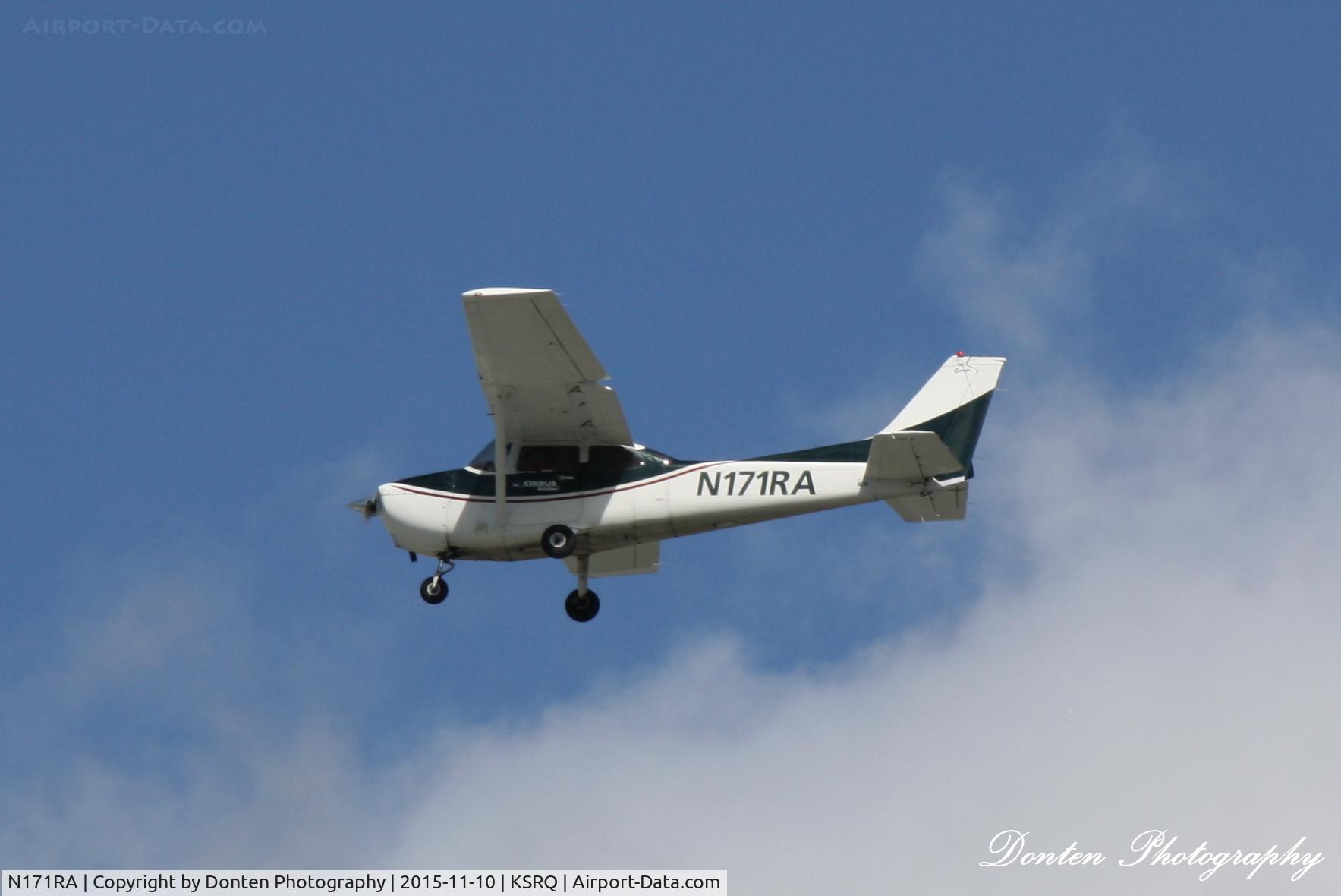 N171RA, 1999 Cessna 172S C/N 172S8237, Skyhawk N171RA arrives at Sarasota-Bradenton International Airport