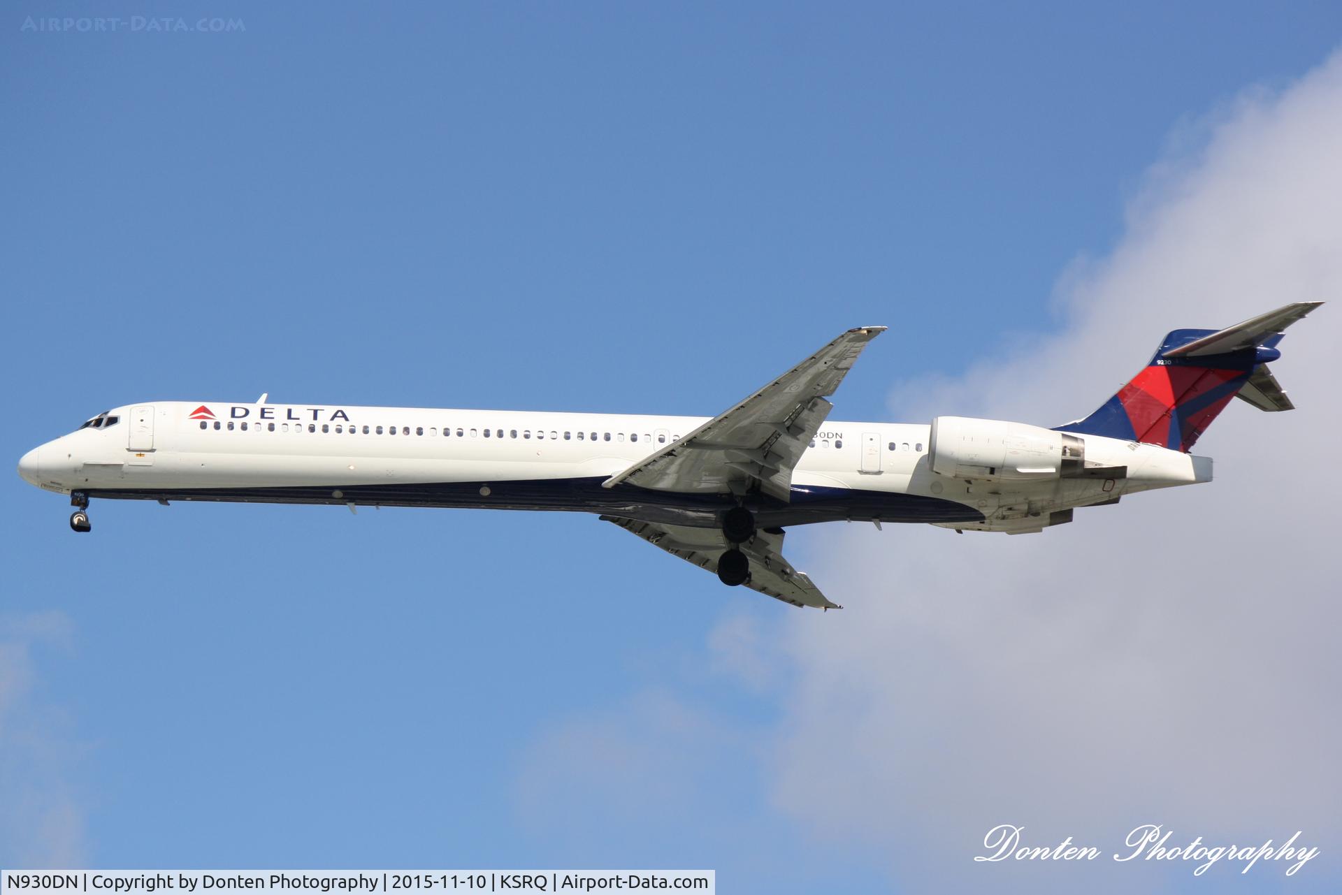 N930DN, 1996 McDonnell Douglas MD-90-30 C/N 53458, Delta Flight 1725 (N930DN) arrives at Sarasota-Bradenton International Airport following flight from Hartsfield-Jackson Atlanta International Airport