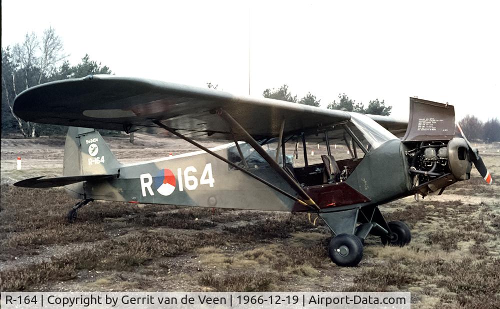 R-164, 1954 Piper L-21B Super Cub (PA-18-135) C/N 18-3854, extremely rare Fuji slide of the 54-2454 with open engine doors at Ermelo LAS