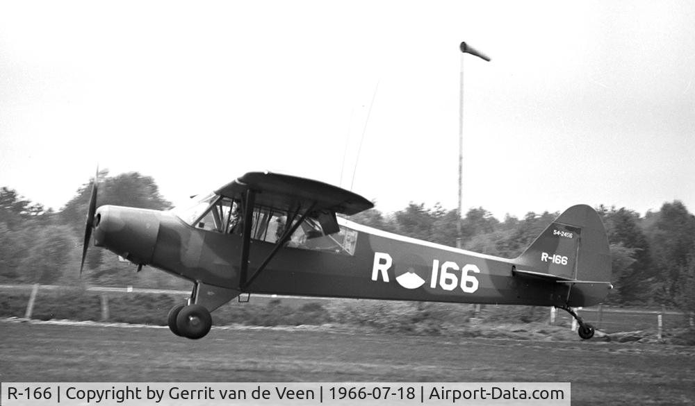 R-166, 1954 Piper L-21B Super Cub (PA-18-135) C/N 18-3856, 54-2446 almost landing at Ermelo LAS
