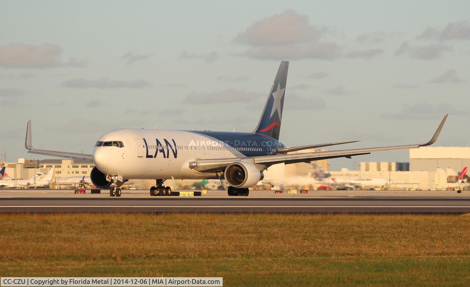 CC-CZU, 1998 Boeing 767-316/ER C/N 29229, LAN 767