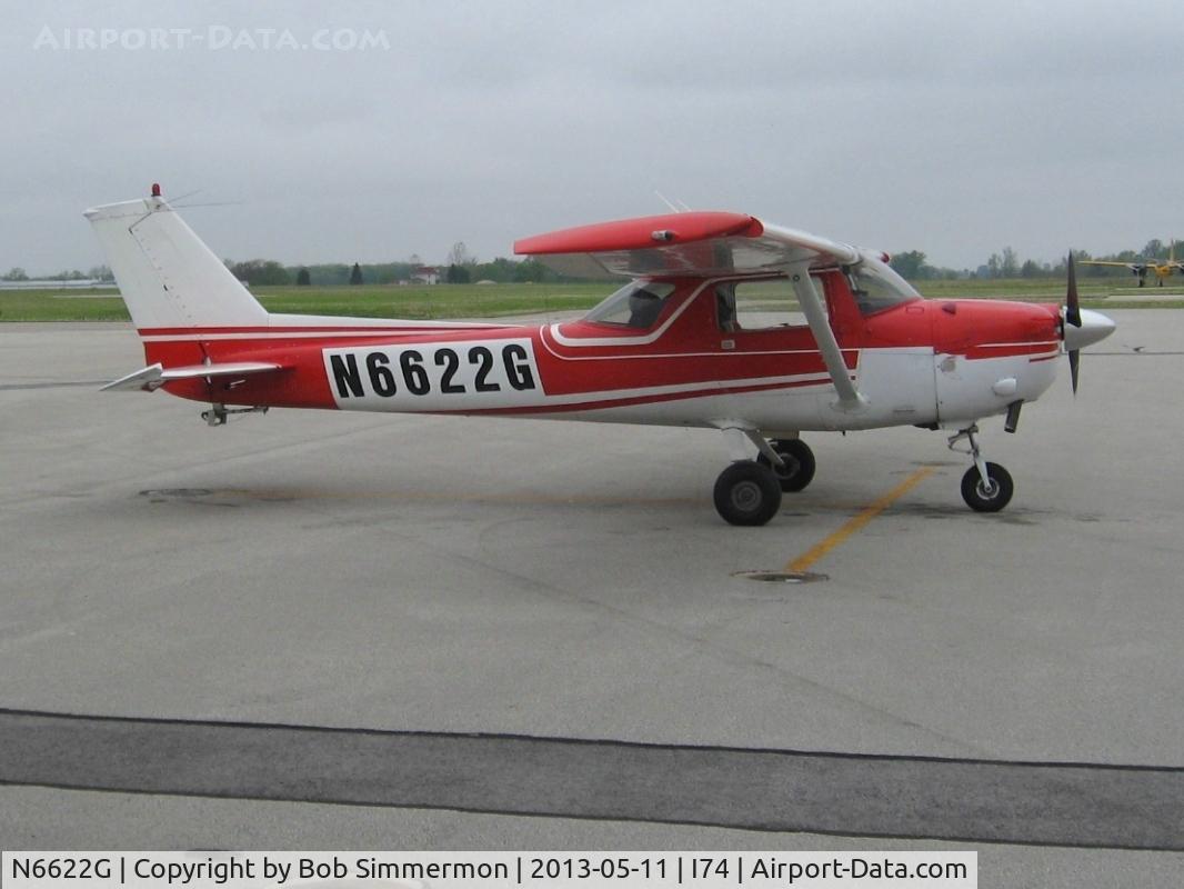 N6622G, 1970 Cessna 150L C/N 15072122, On the ramp at Urbana, OH