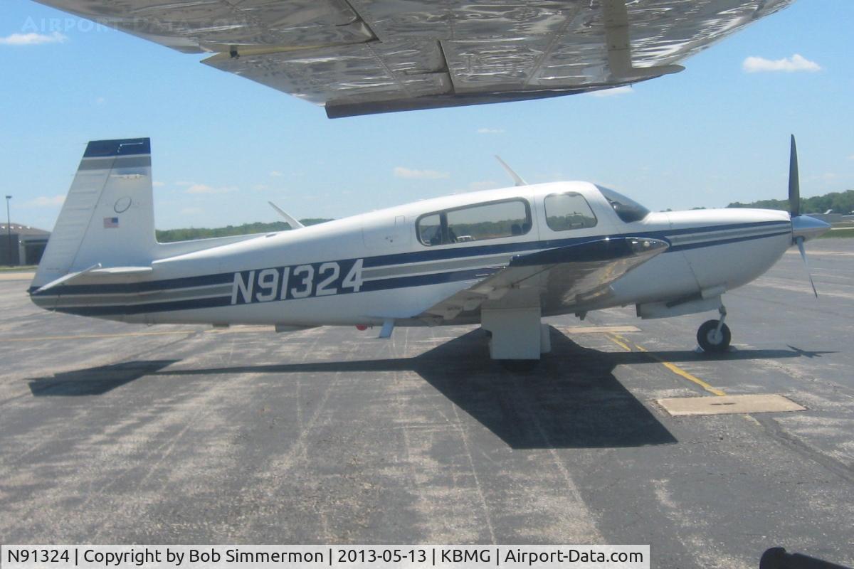 N91324, 1997 Mooney M20R Ovation C/N 29-0119, On the ramp in Bloomington, IN