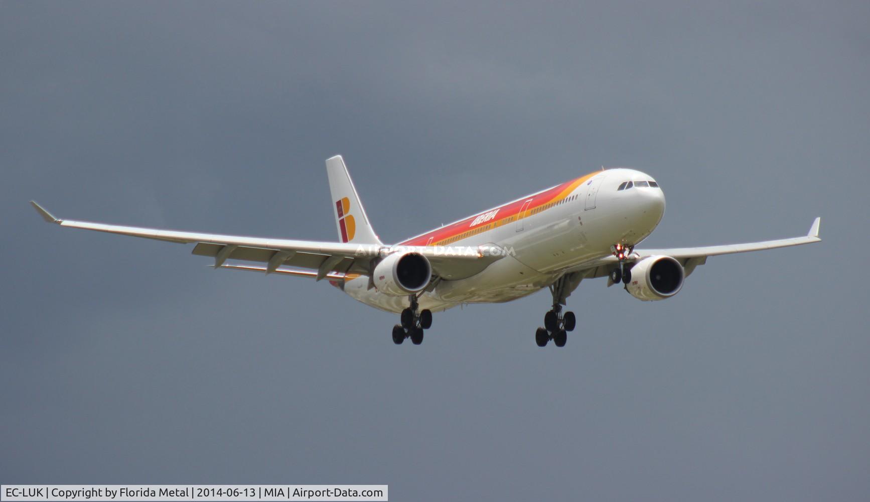 EC-LUK, 2012 Airbus A330-302 C/N 1385, Iberia