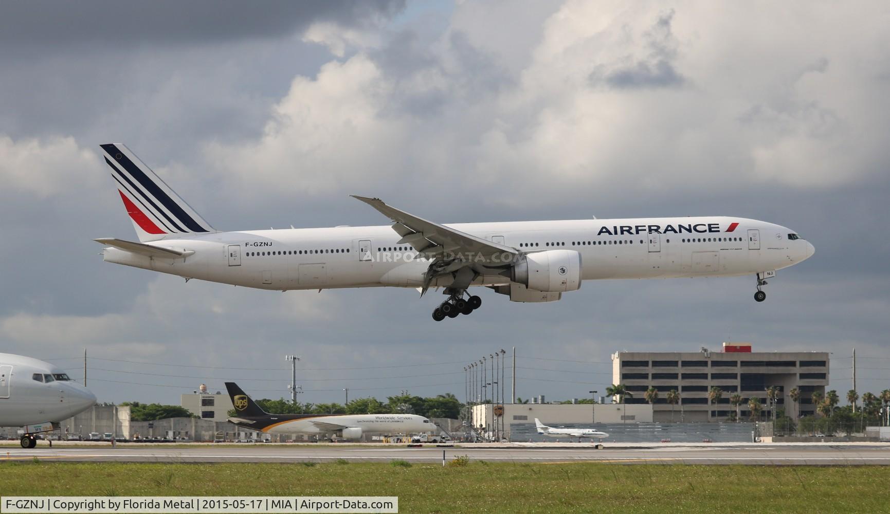 F-GZNJ, 2011 Boeing 777-328/ER C/N 38706, Air France