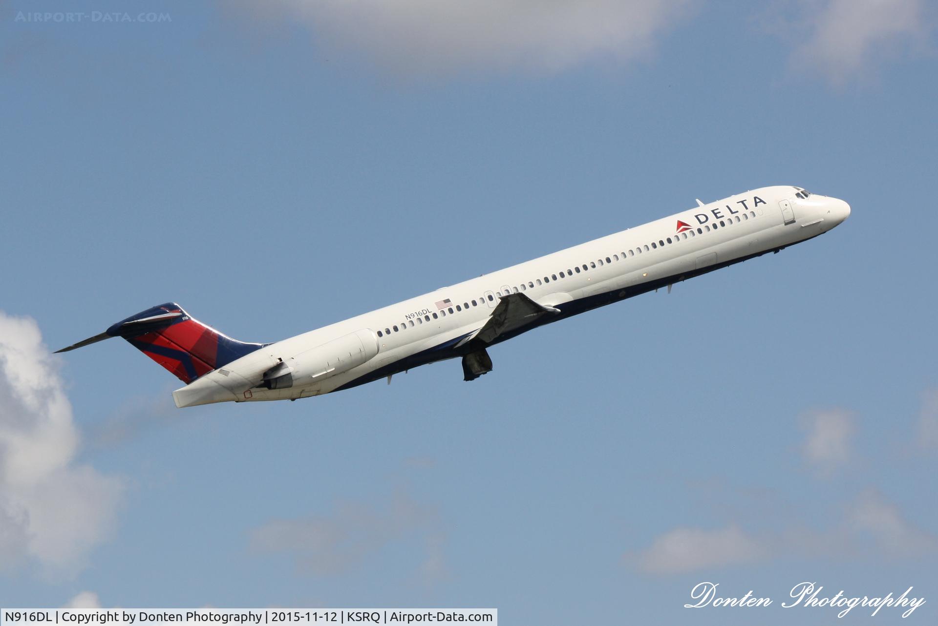 N916DL, 1988 McDonnell Douglas MD-88 C/N 49591, Delta Flight 2298 (N916DL) departs Sarasota-Bradenton International Airport enroute to Hartsfield-Jackson Atlanta International Airport