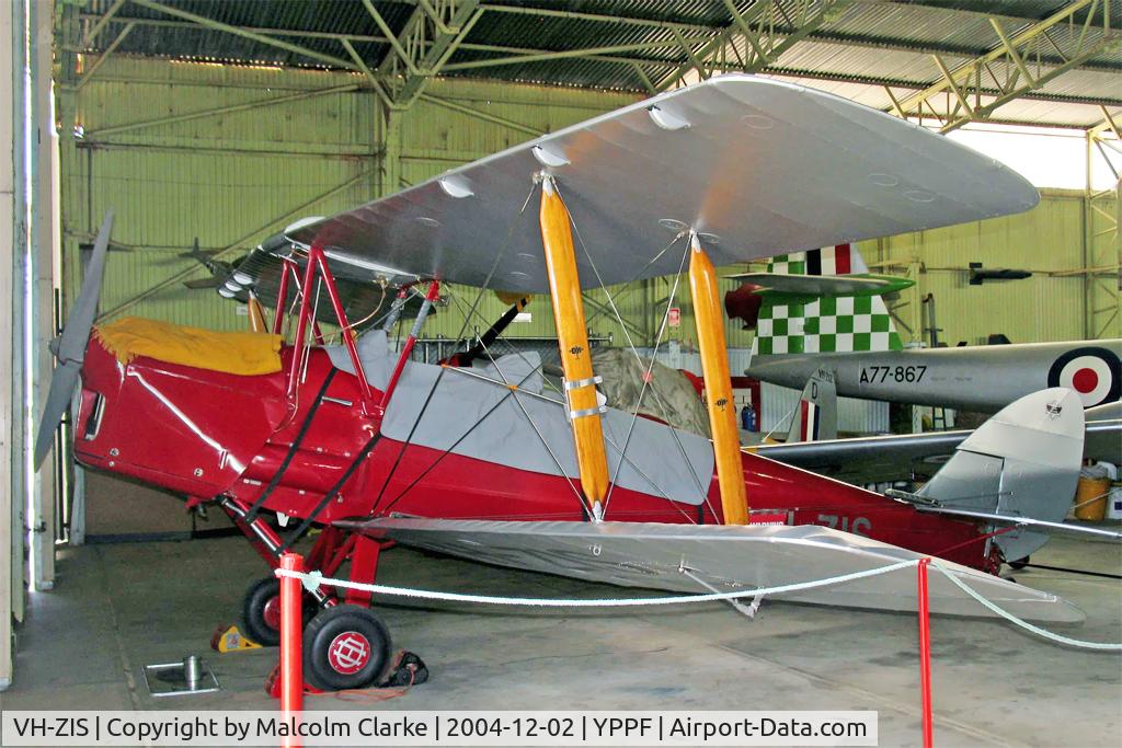 VH-ZIS, 1940 De Havilland Australia DH-82A Tiger Moth C/N DHA215, De Havilland DH-82A Tiger Moth at Parafield Airport South Australia, December 2nd 2004.