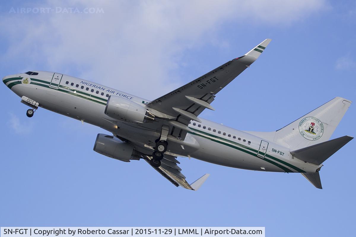 5N-FGT, 2005 Boeing 737-7N6 BBJ C/N 34260, CHOGM2015