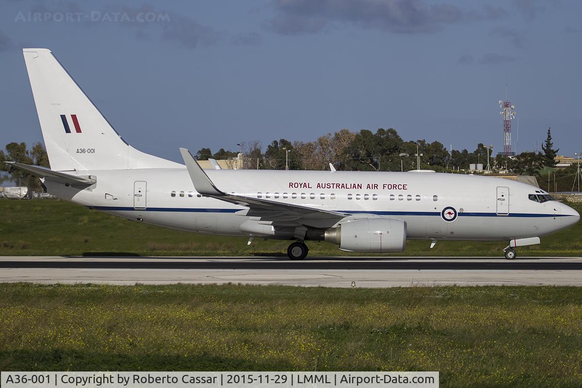 A36-001, 2000 Boeing 737-7DT BBJ C/N 30829, CHOGM2015