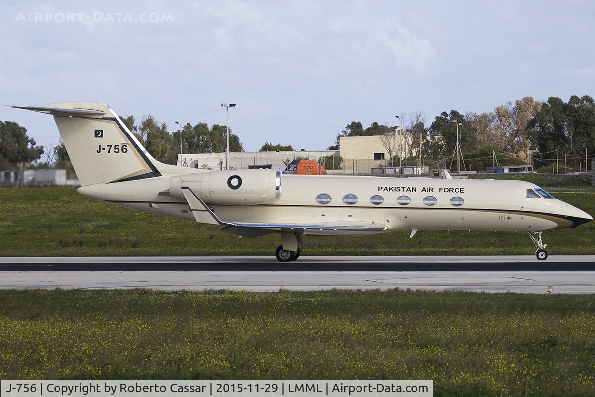 J-756, 2007 Gulfstream Aerospace GIV-X (G450) C/N 4090, CHOGM2015