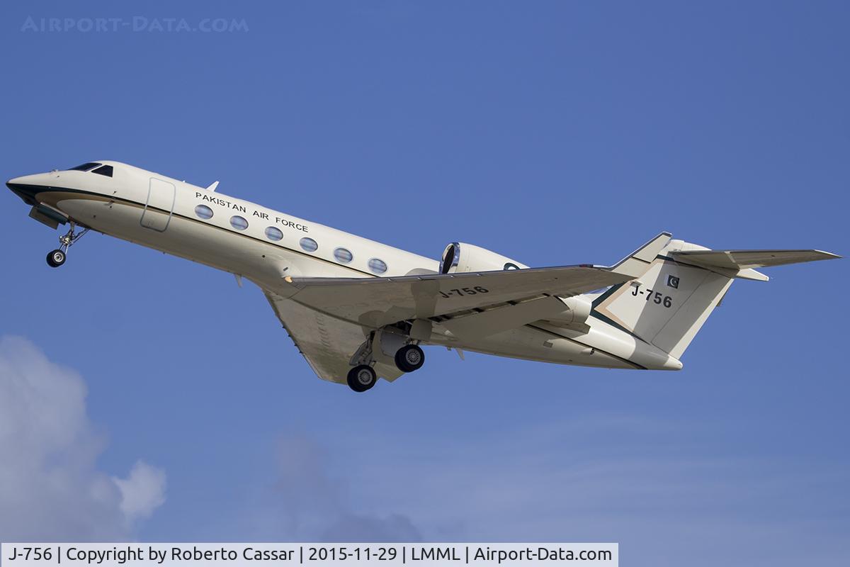 J-756, 2007 Gulfstream Aerospace GIV-X (G450) C/N 4090, CHOGM2015