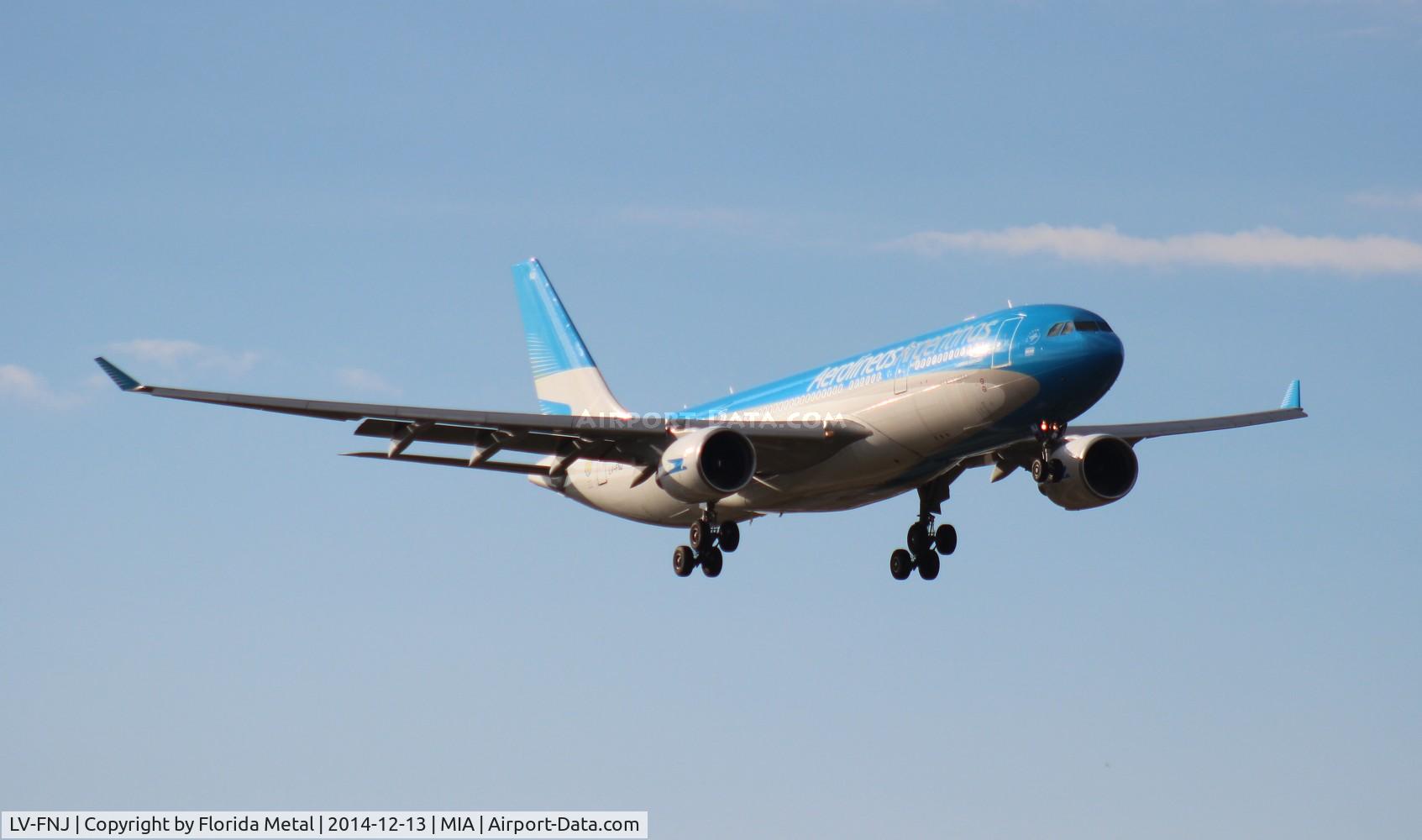 LV-FNJ, 1999 Airbus A330-223 C/N 300, Aerolineas Argentinas