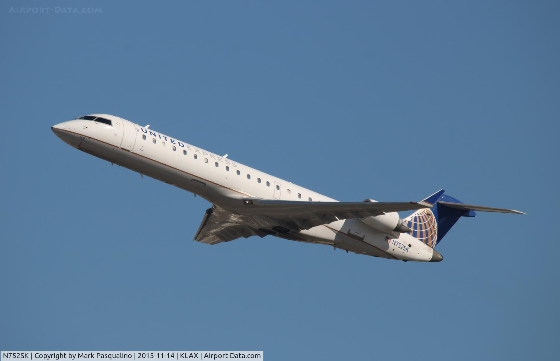 N752SK, 2005 Bombardier CRJ-701ER (CL-600-2C10) Regional Jet C/N 10209, CL-600-2C10