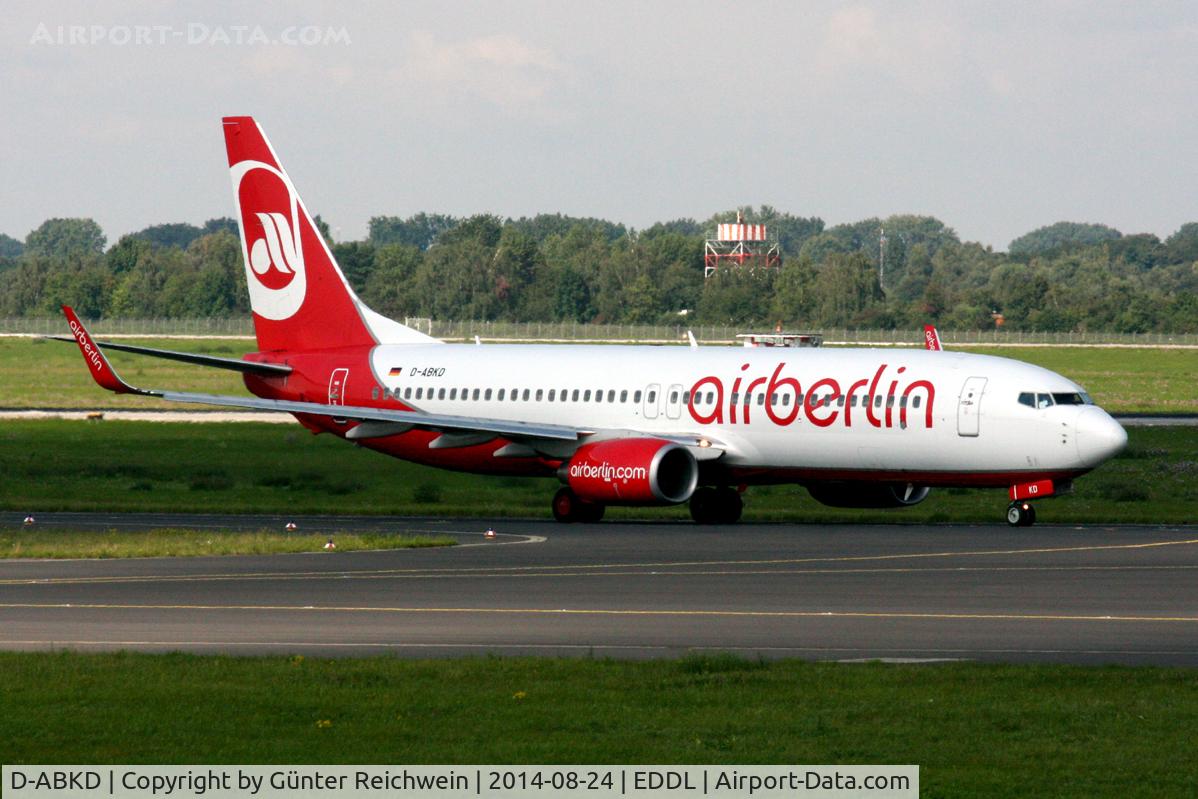 D-ABKD, 2009 Boeing 737-86J C/N 37742, Arriving