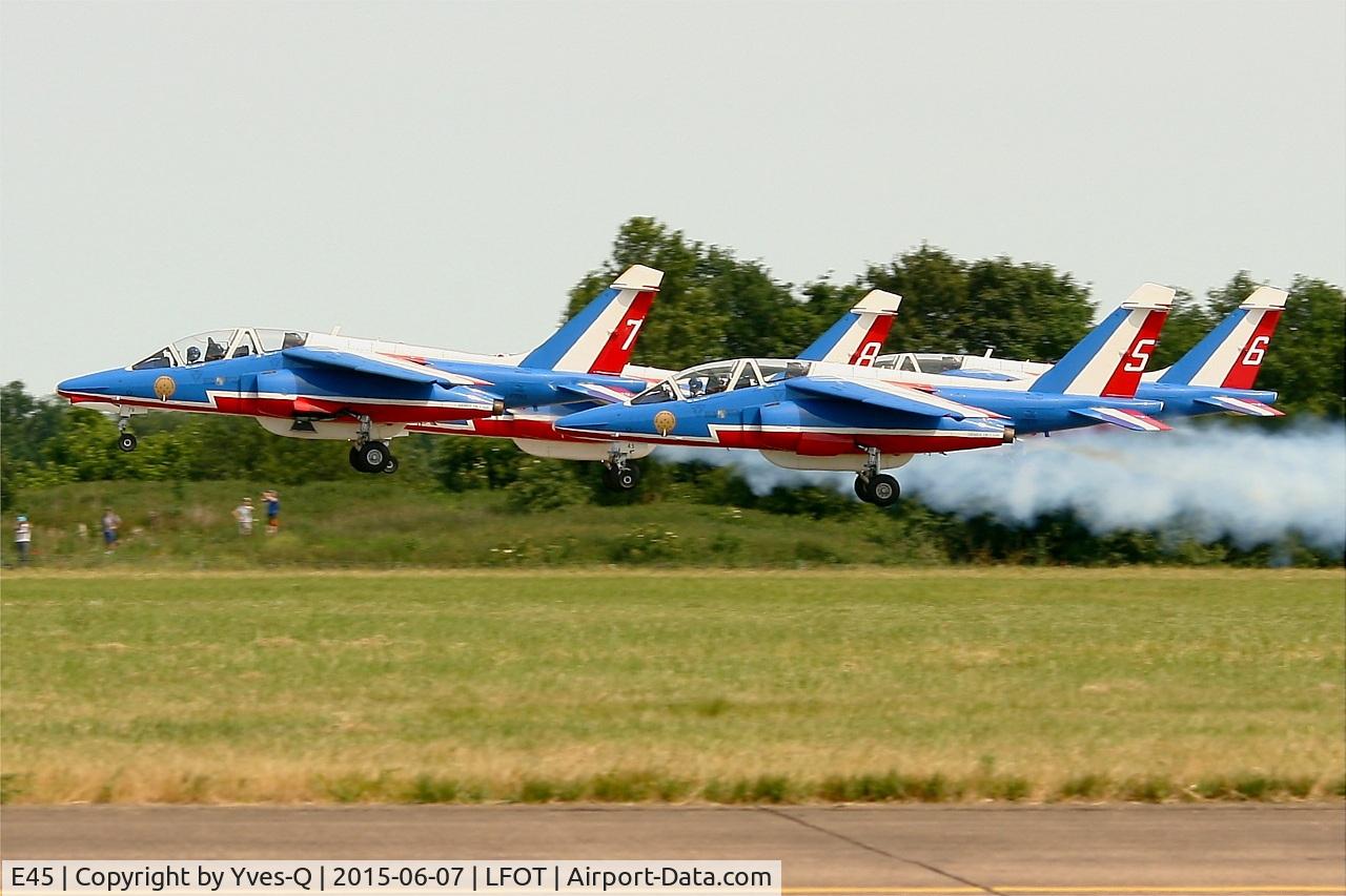 E45, Dassault-Dornier Alpha Jet E C/N E45, Dassault-Dornier Alpha Jet E (F-TETF), Athos 05 of Patrouille de France 2015, Take off rwy 02, Tours-St Symphorien Air Base 705 (LFOT-TUF) Open day 2015