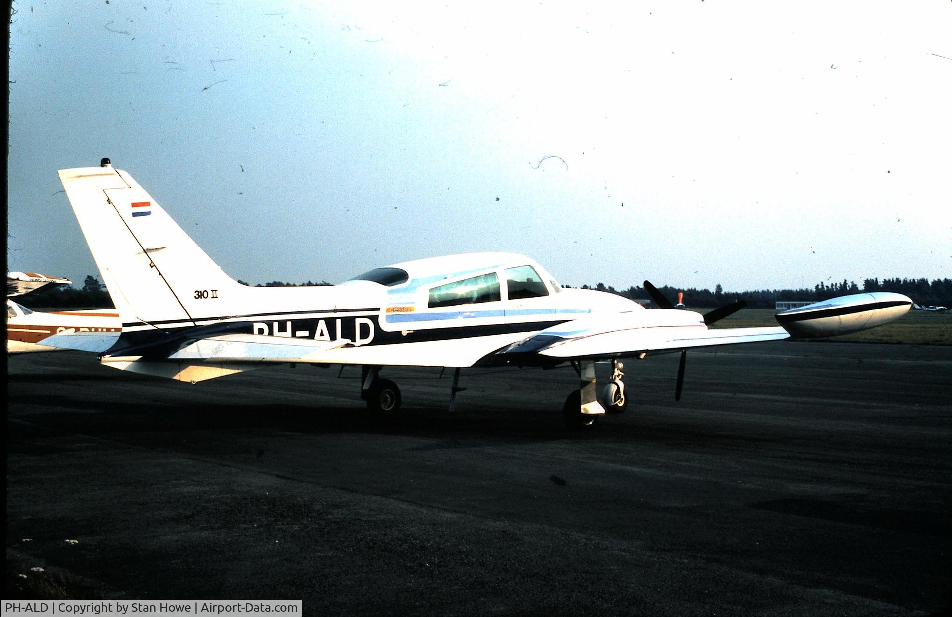 PH-ALD, 1975 Cessna 310R C/N 310R0580, At Blackbushe on day f180 Farnborouh Air Show.