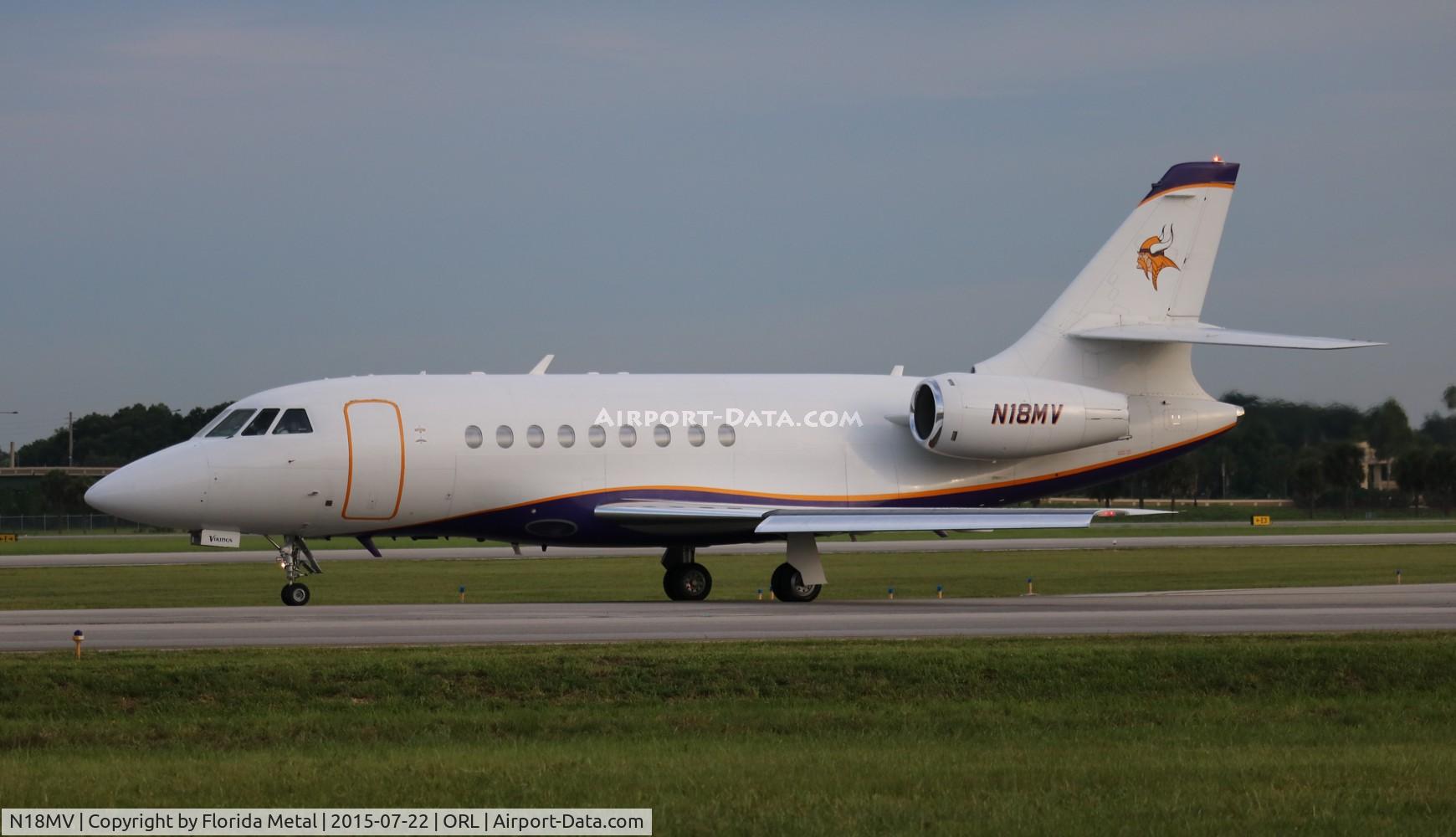 N18MV, 1996 Dassault Falcon 2000 C/N 24, Minnesota Vikings NFL Football Falcon 2000