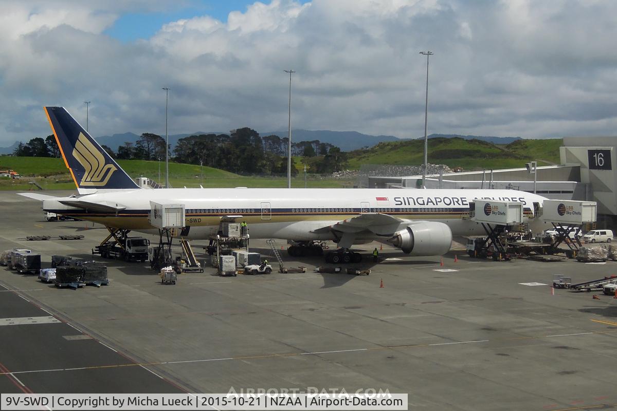 9V-SWD, 2006 Boeing 777-312/ER C/N 34569, At Auckland