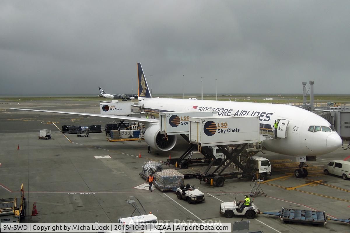 9V-SWD, 2006 Boeing 777-312/ER C/N 34569, At Auckland