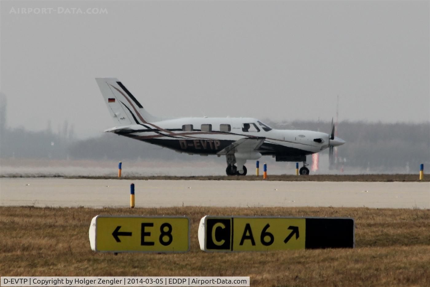 D-EVTP, 2007 Piper PA-46-500TP Malibu Meridian C/N 4697325, On taxi to rwy 26R...
