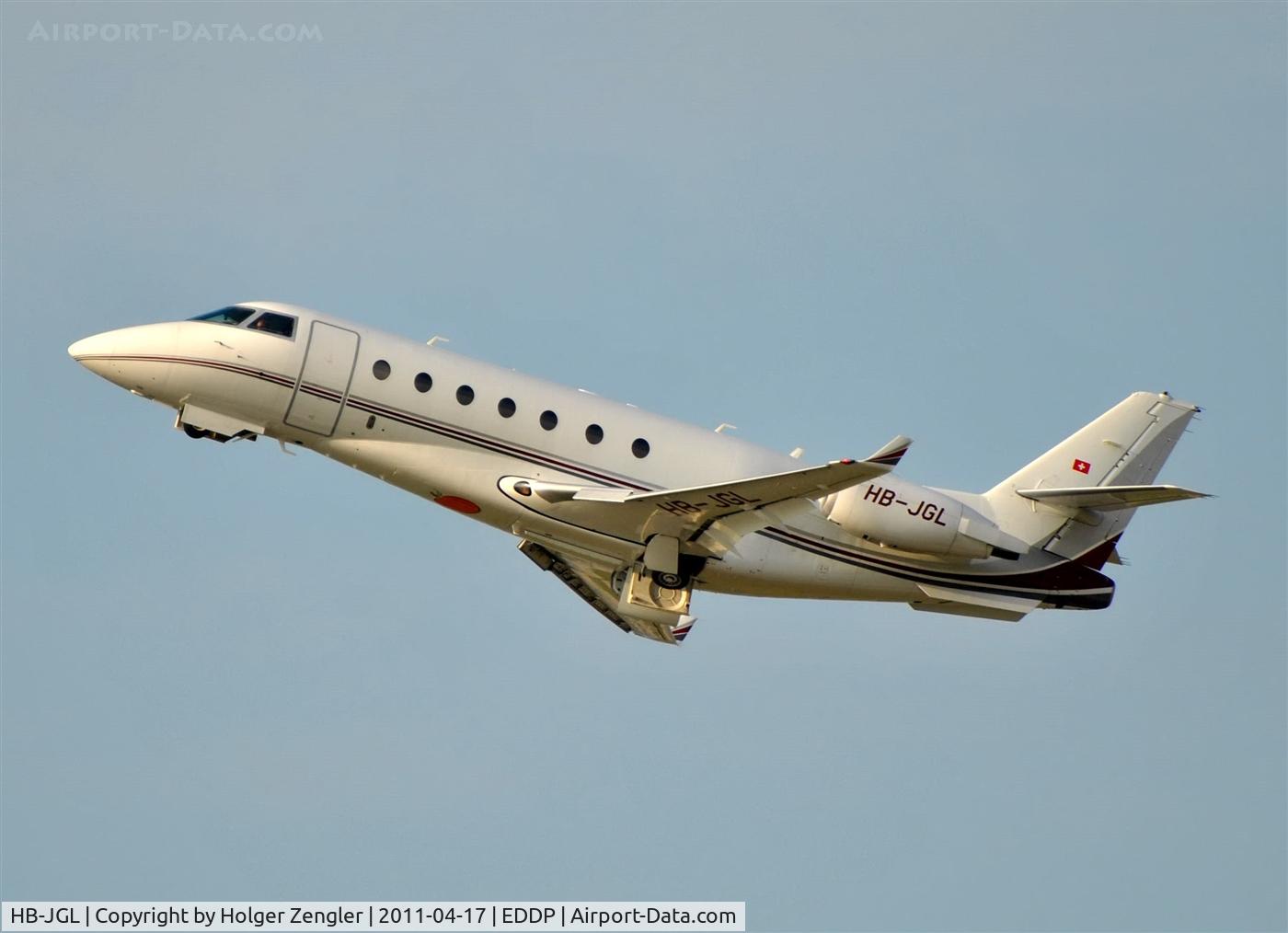 HB-JGL, 2008 Gulfstream Aerospace G200 C/N 193, On departure.....