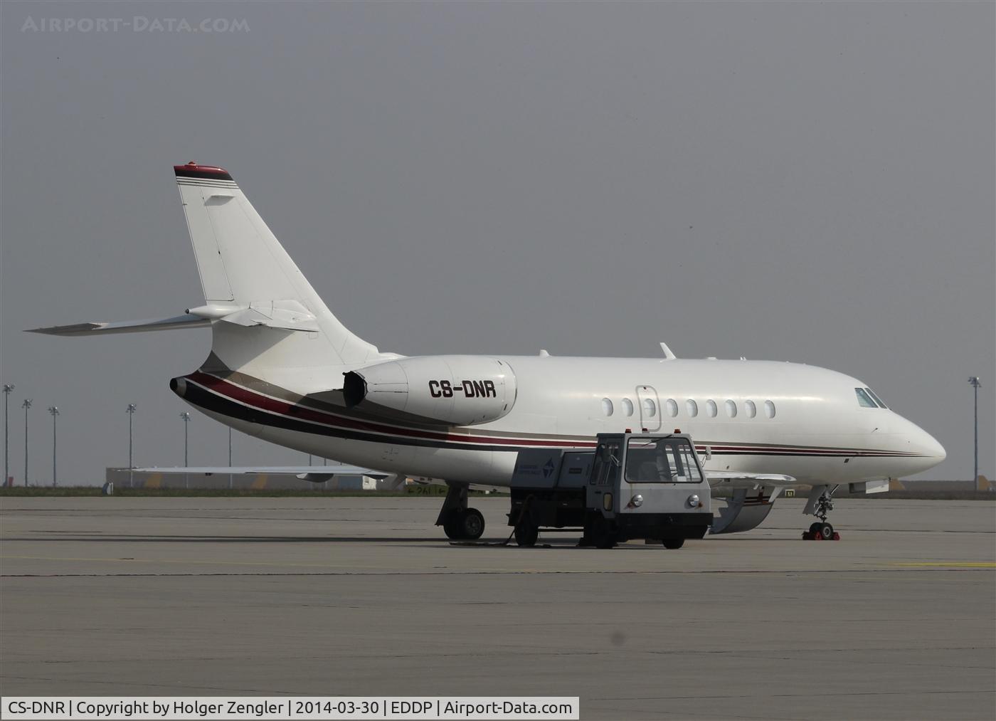 CS-DNR, 2000 Dassault Falcon 2000 C/N 120, Resting in sunny environment....
