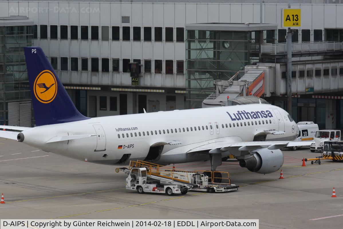 D-AIPS, 1990 Airbus A320-211 C/N 0116, Handling at Gate A13