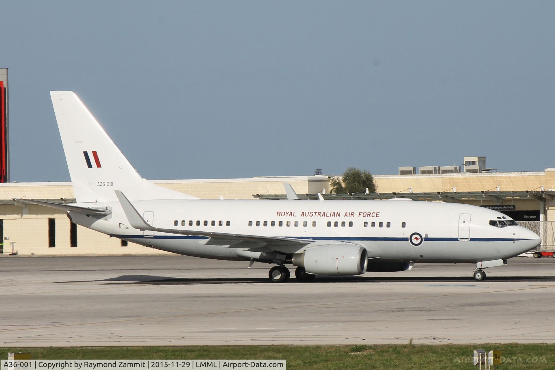 A36-001, 2000 Boeing 737-7DT BBJ C/N 30829, B737-700 A36-001 Royal Australian Air Force