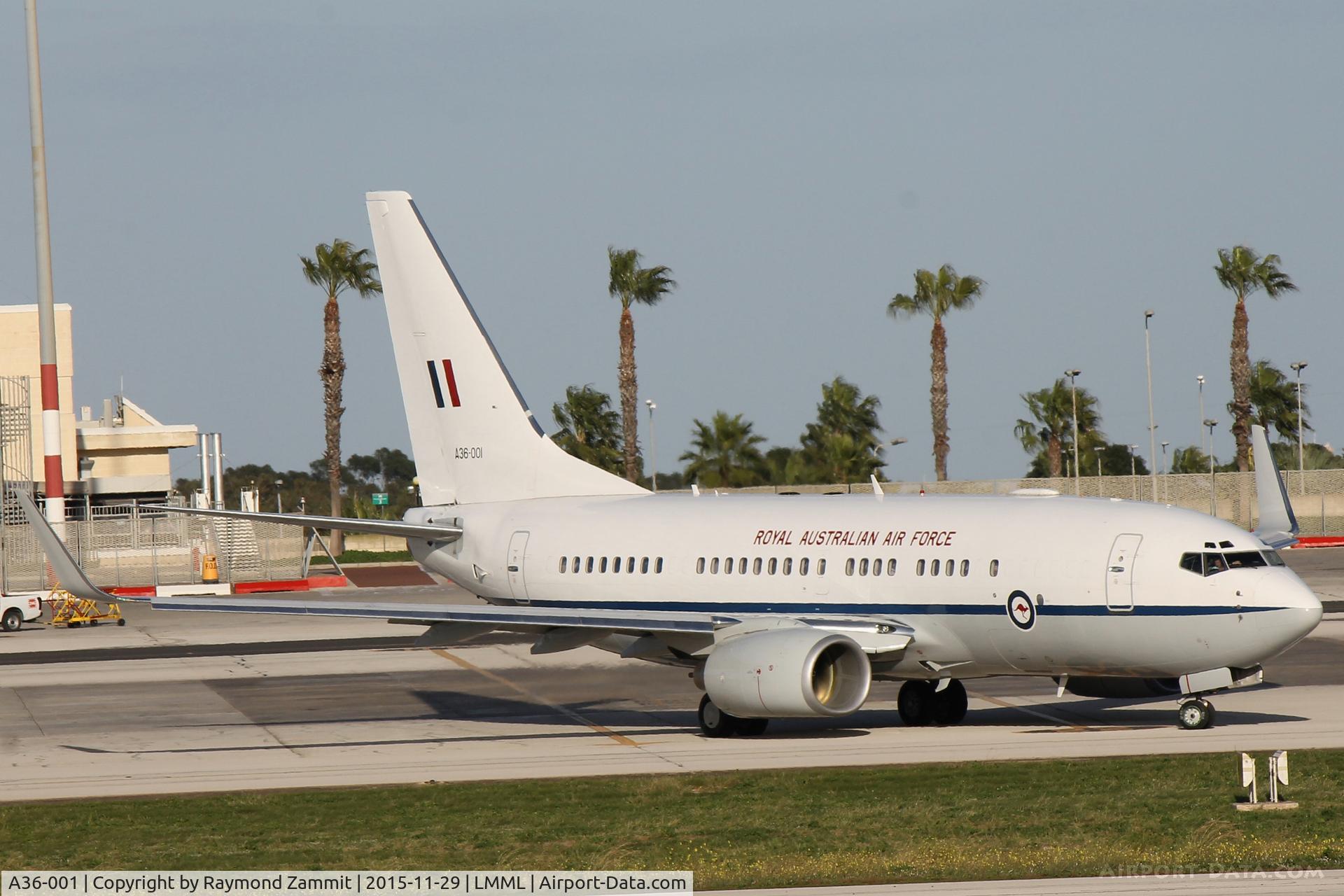A36-001, 2000 Boeing 737-7DT BBJ C/N 30829, B737-700 A36-001 Royal Australian Air Force