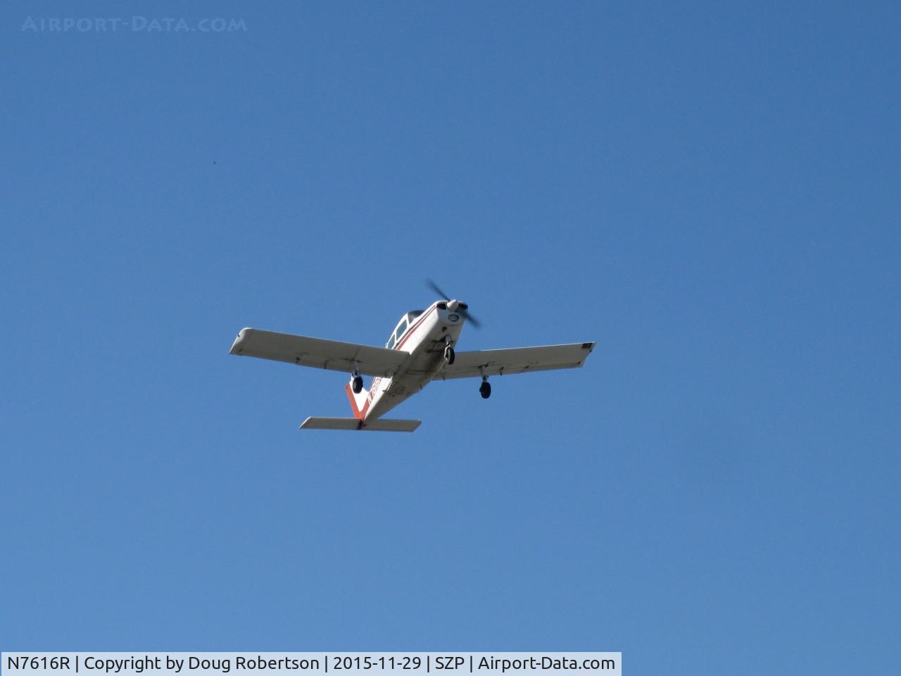 N7616R, 1969 Beech B23 Musketeer C/N M-1239, 1969 Beech B23 MUSKETEER CUSTOM III, Lycoming O&VO-360 180 Hp, trailing-link fixed tri-landing gear, takeoff climb Rwy 04