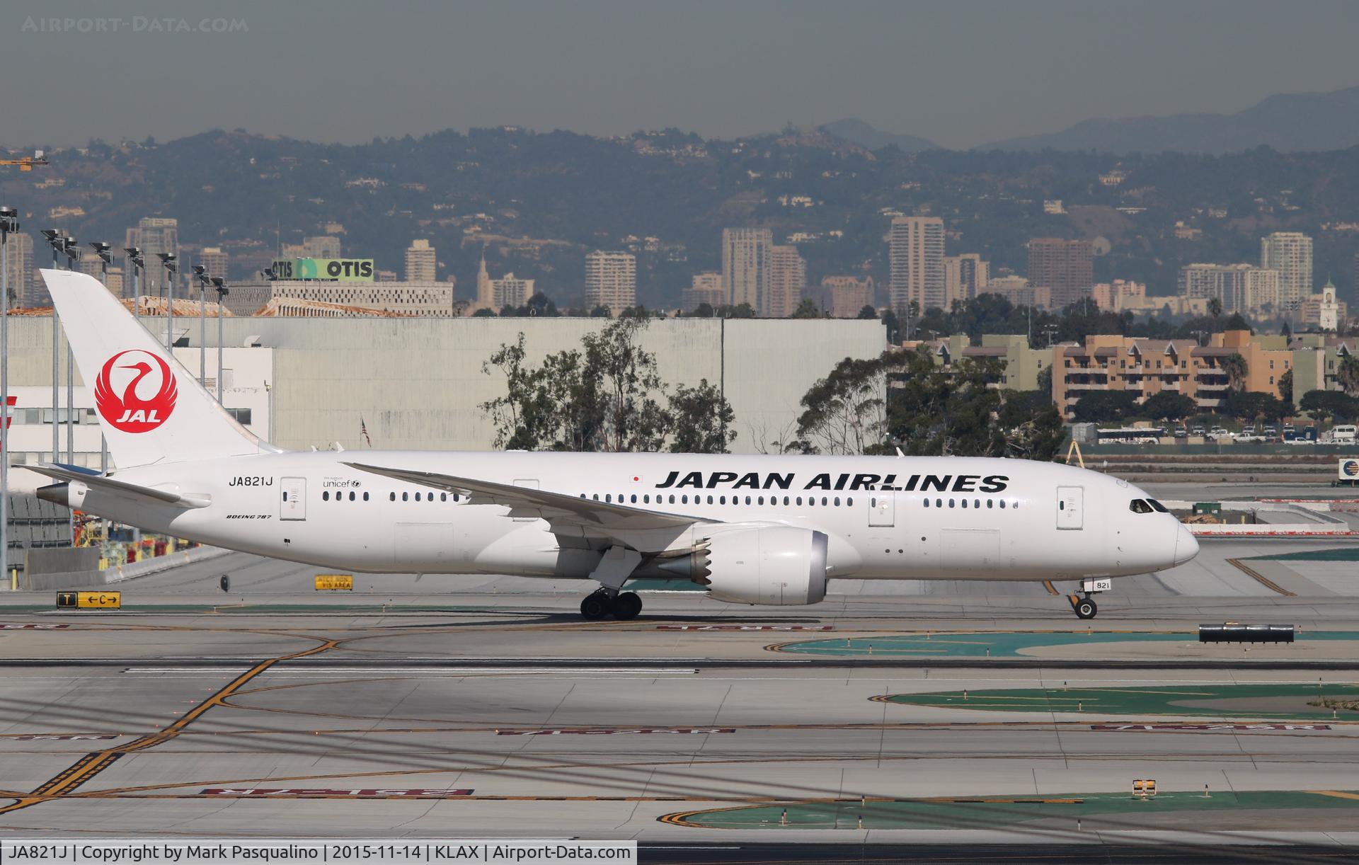 JA821J, 2010 Boeing 787-8 Dreamliner C/N 34831, Boeing 787-8