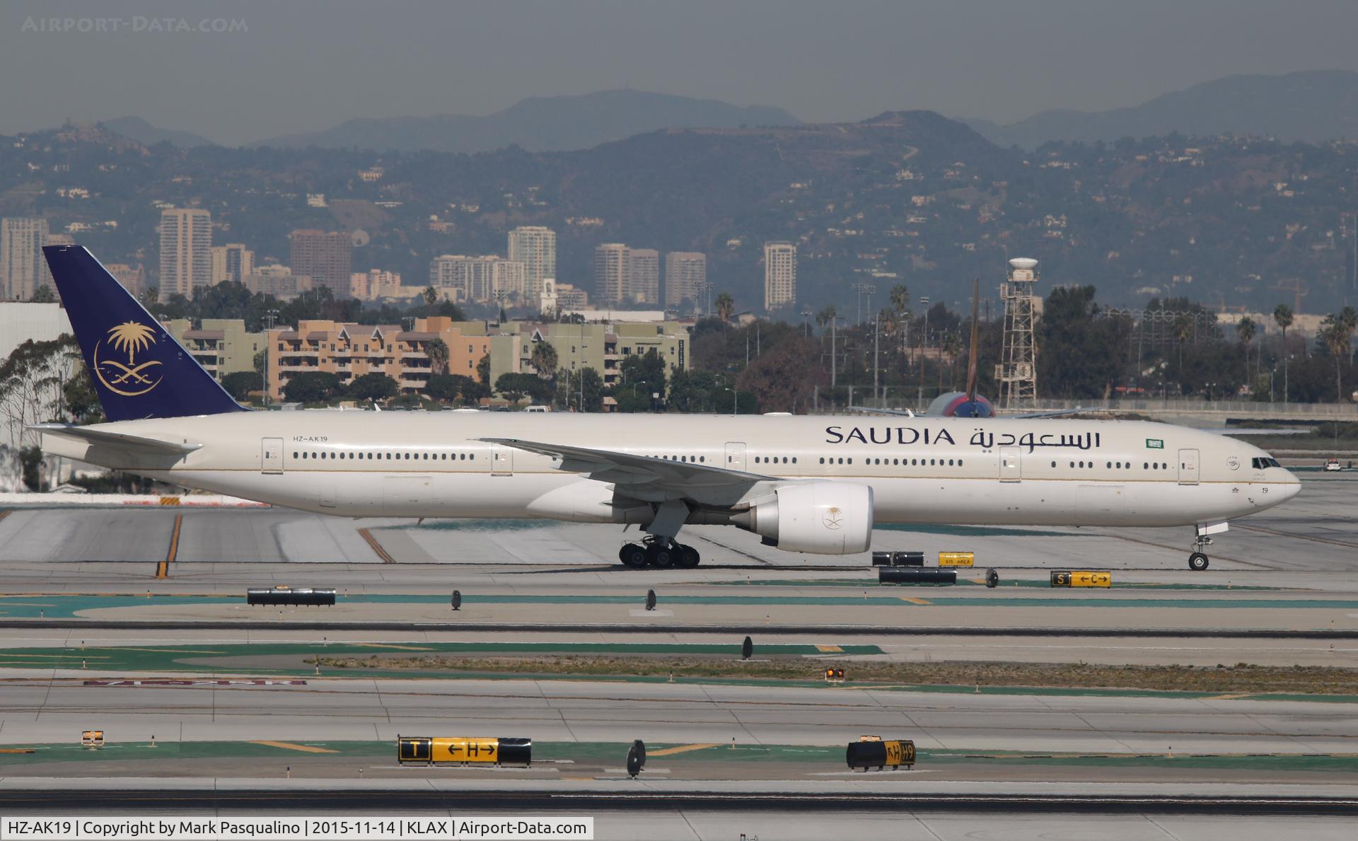 HZ-AK19, 2013 Boeing 777-368/ER C/N 41056, Boeing 777-300ER