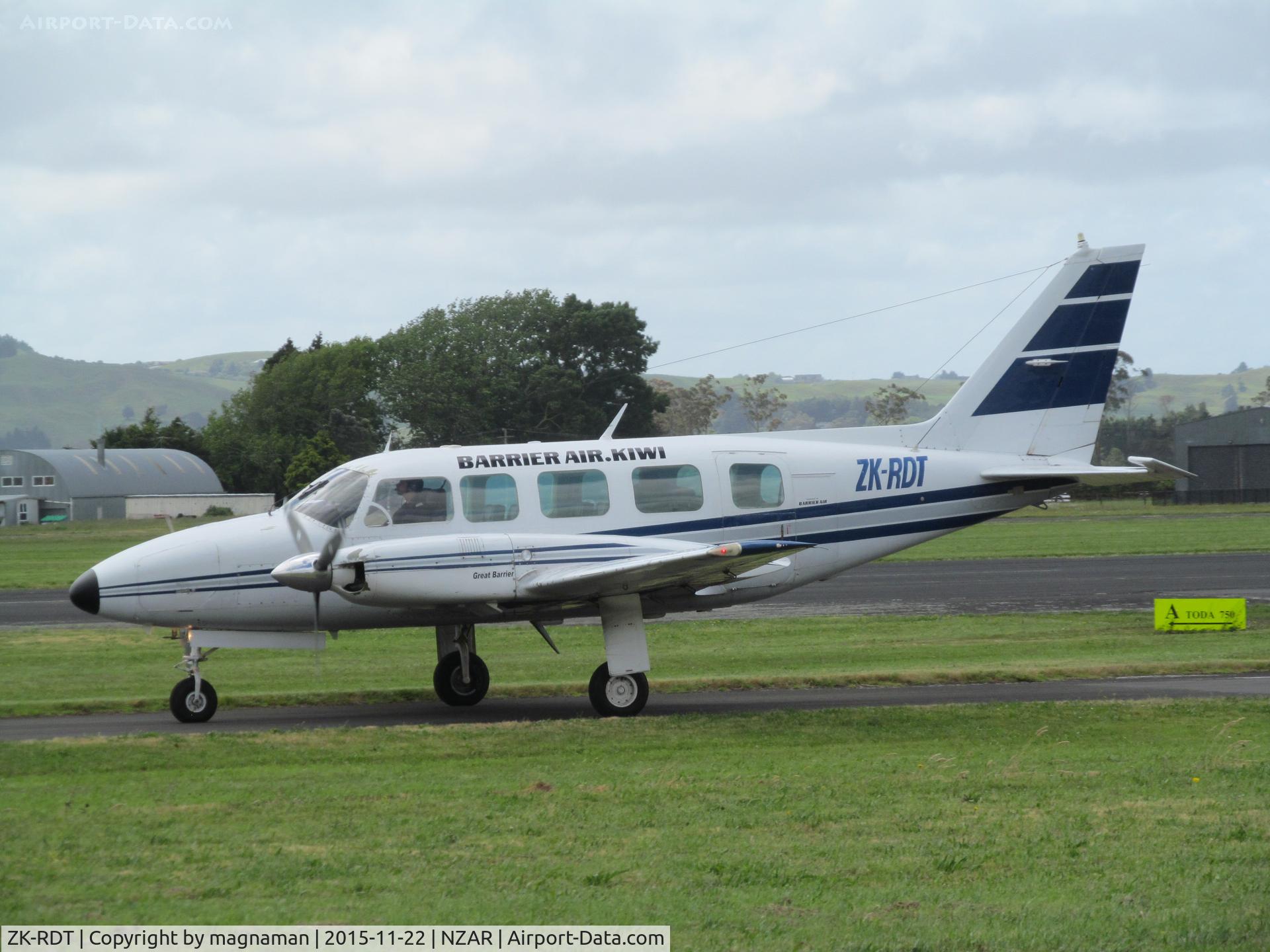 ZK-RDT, Embraer EMB-820C Navajo (PA-34-200T) C/N 820127, taxing to apron after pilot health scare