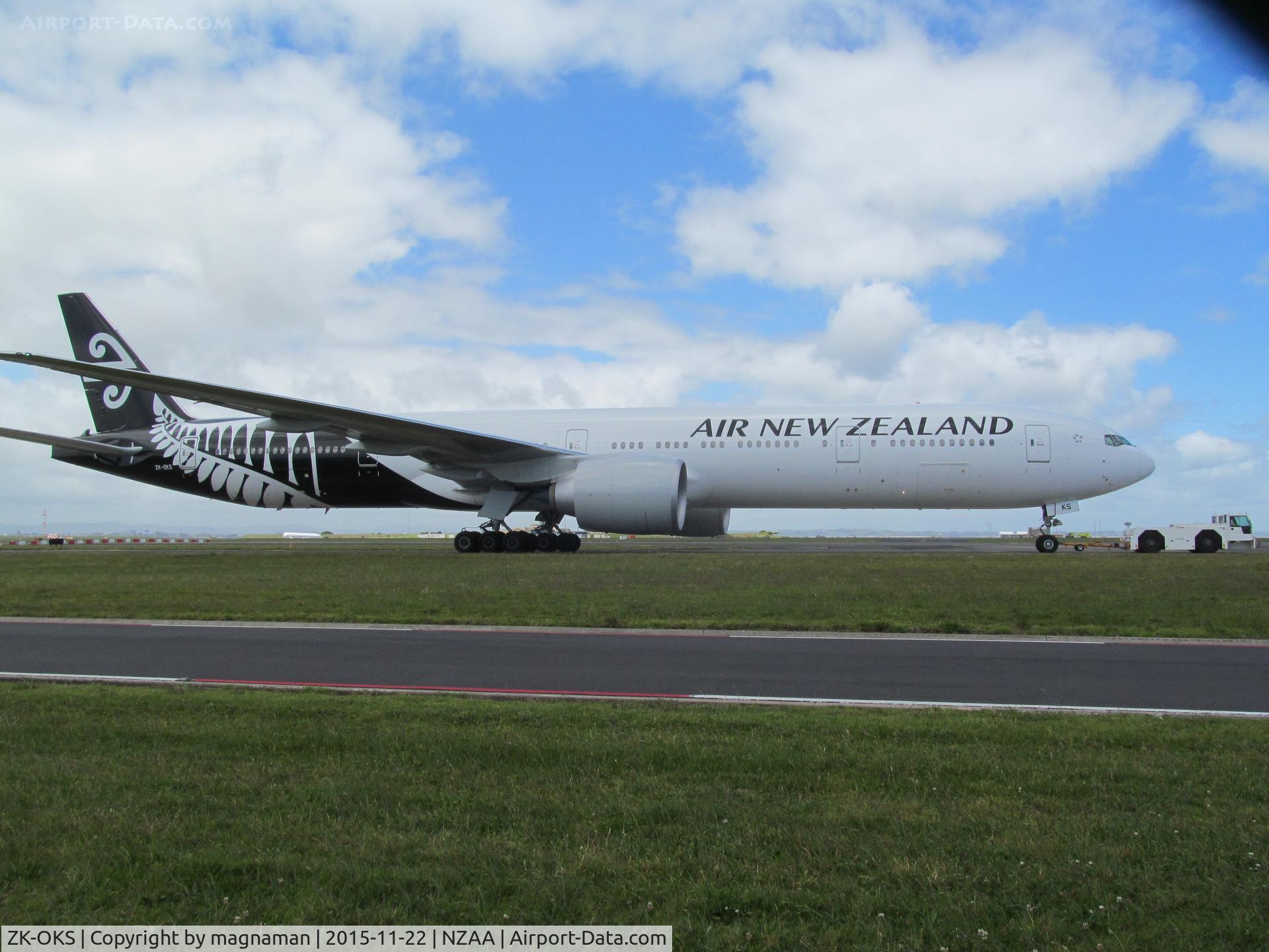 ZK-OKS, 2014 Boeing 777-306/ER C/N 44547, towed from maintenance onto stands