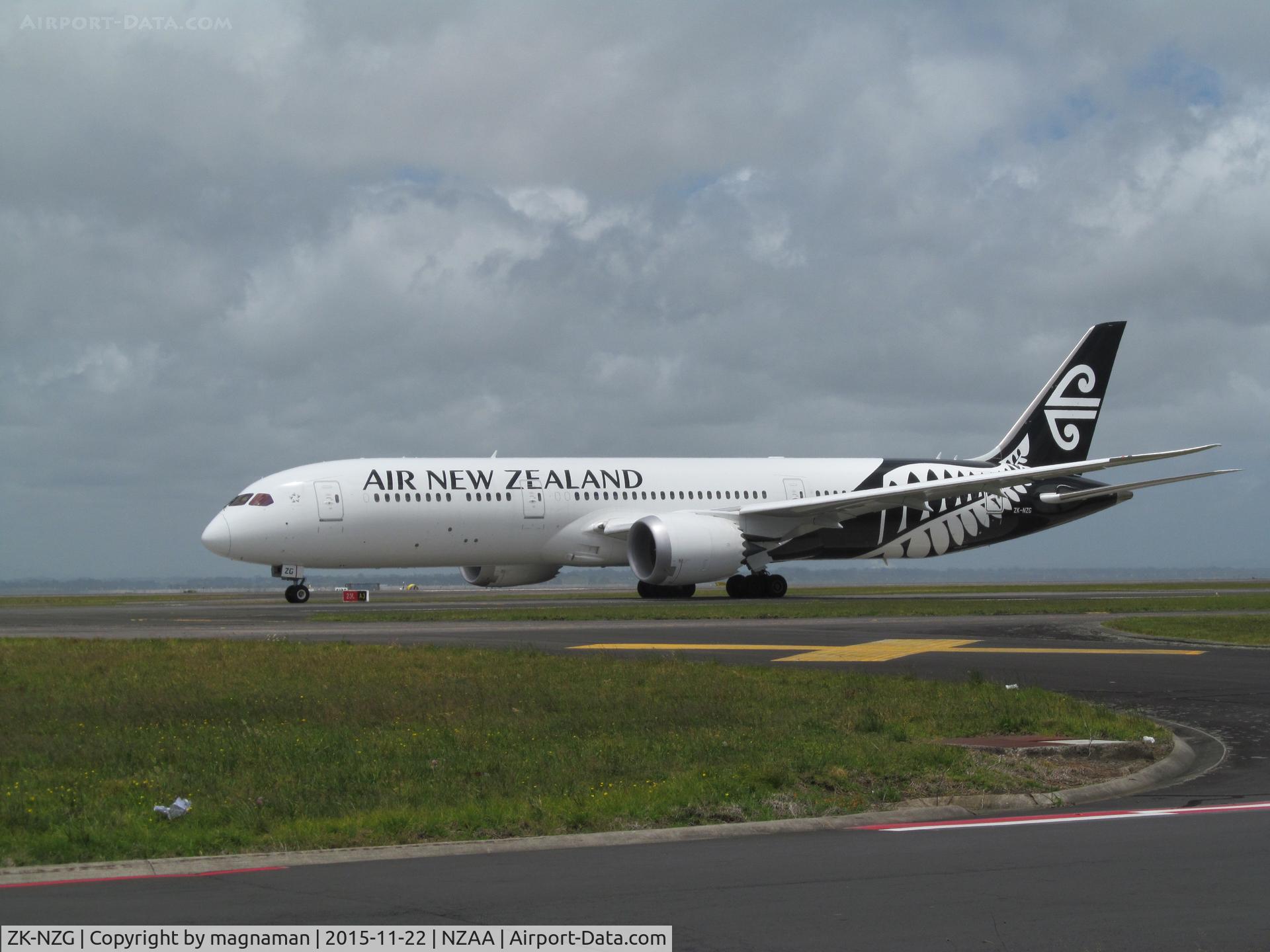 ZK-NZG, 2014 Boeing 787-9 Dreamliner Dreamliner C/N 37963, taxying for take off at NZAA