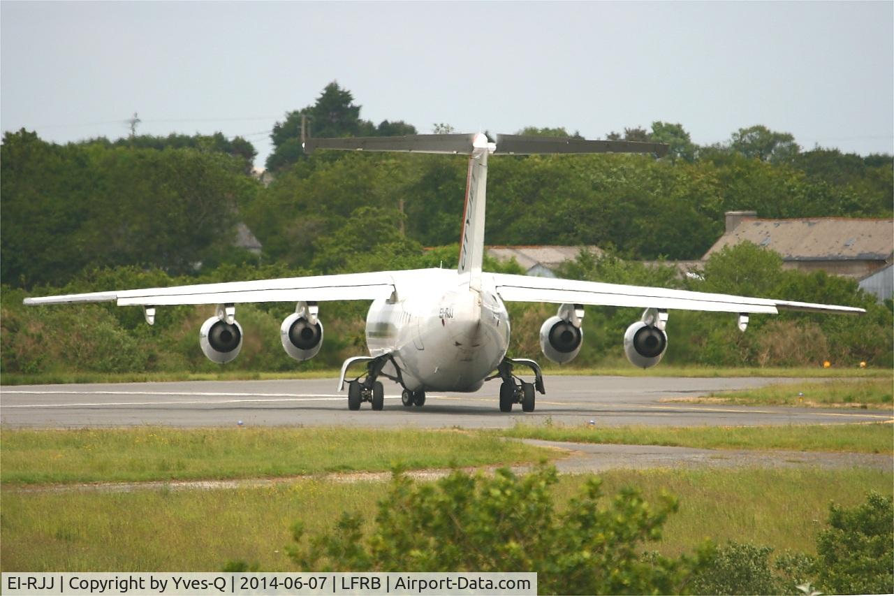 EI-RJJ, 1999 BAE Systems Avro 146-RJ85 C/N E.2347, British Aerospace Avro 146-RJ85, Lining up prior take off rwy 25L, Brest-Bretagne airport (LFRB-BES)