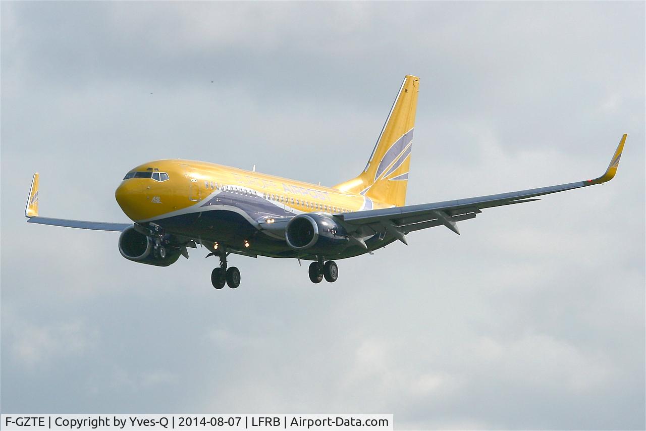 F-GZTE, 1999 Boeing 737-73S C/N 29080, Boeing 737-73S, Short approach rwy 25L, Brest-Bretagne Airport (LFRB-BES)
