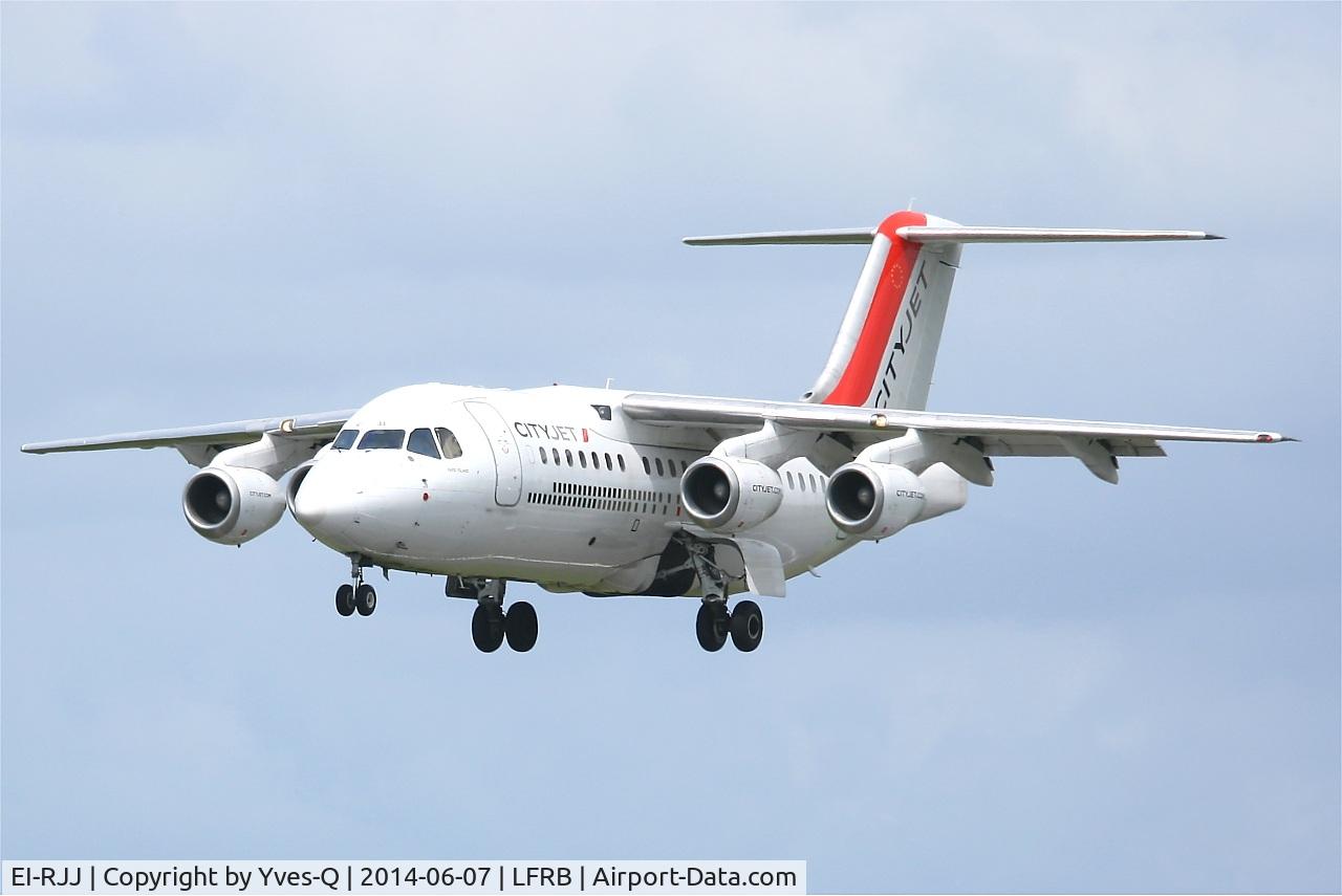 EI-RJJ, 1999 BAE Systems Avro 146-RJ85 C/N E.2347, British Aerospace Avro 146-RJ85, Short approach rwy 25L, Brest-Bretagne airport (LFRB-BES)