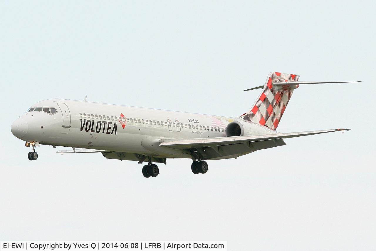 EI-EWI, 2003 Boeing 717-2BL C/N 55170, Boeing 717-2BL, Short approach rwy 25L, Brest-Bretagne Airport (LFRB-BES)