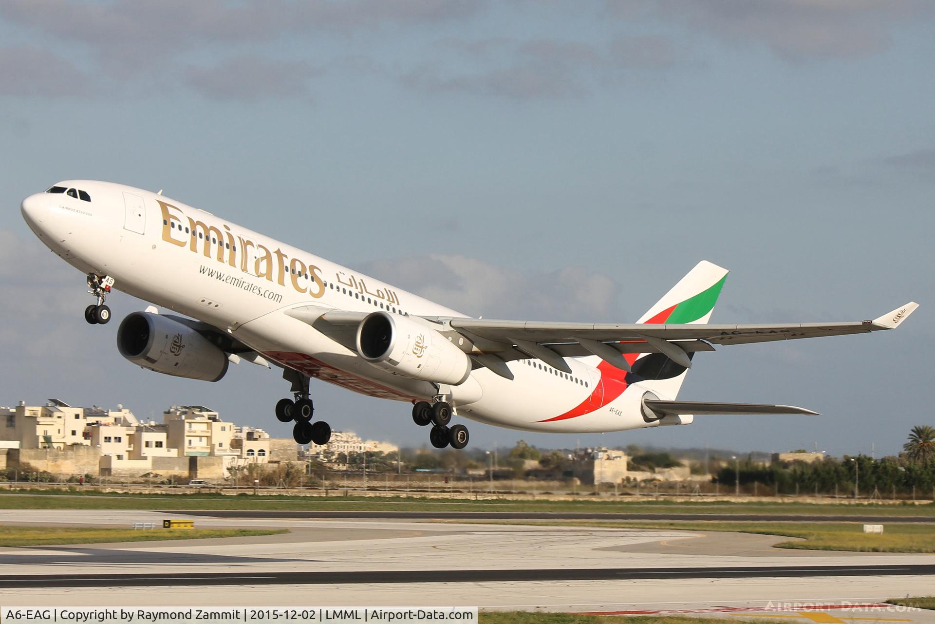 A6-EAG, 2001 Airbus A330-243 C/N 396, A330 A6-EAG Emirates Airlines