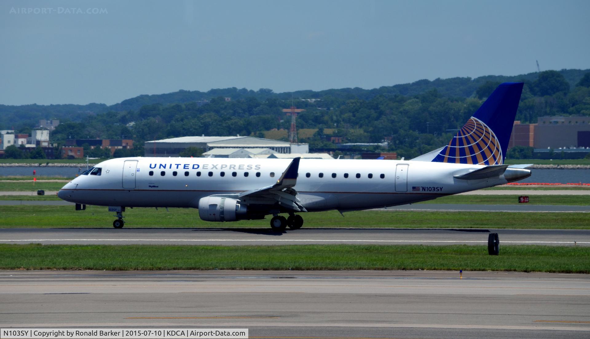 N103SY, 2014 Embraer 175LR (ERJ-170-200LR) C/N 17000390, Landing National