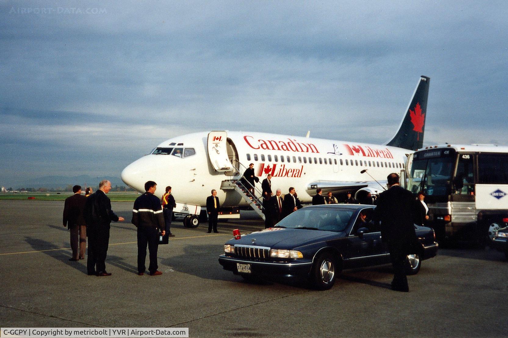 C-GCPY, 1981 Boeing 737-217(A) C/N 22342, Jean Chretien (future Canadian Prime Minister) and Mrs.Chretien arrive in Vancouver,2000.