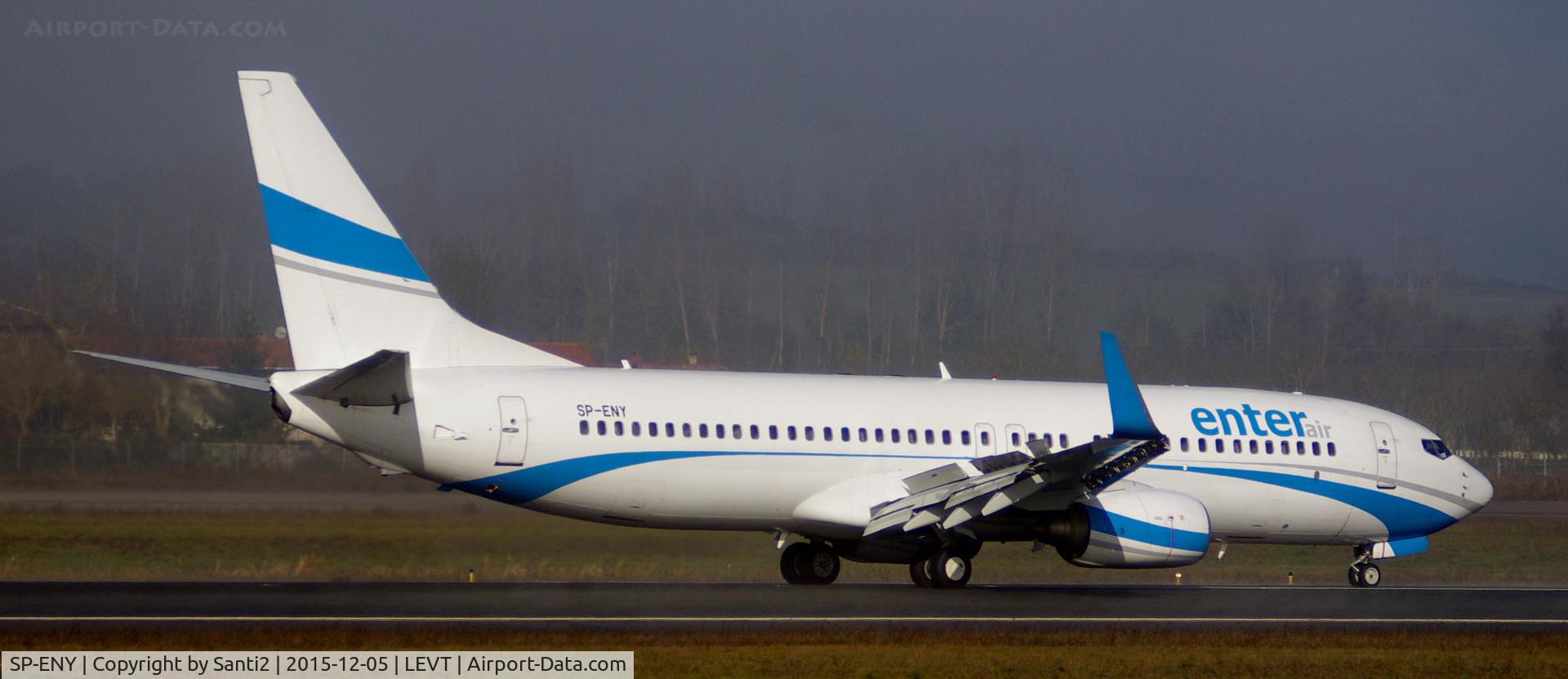 SP-ENY, 1999 Boeing 737-86N C/N 28592, Landing, rwy 04.