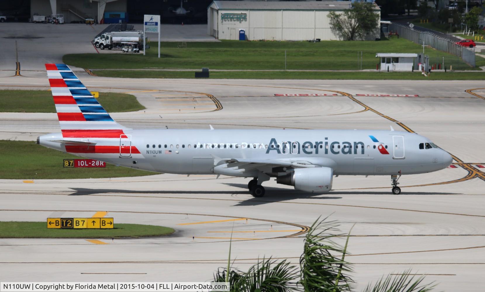 N110UW, 1999 Airbus A320-214 C/N 1112, American