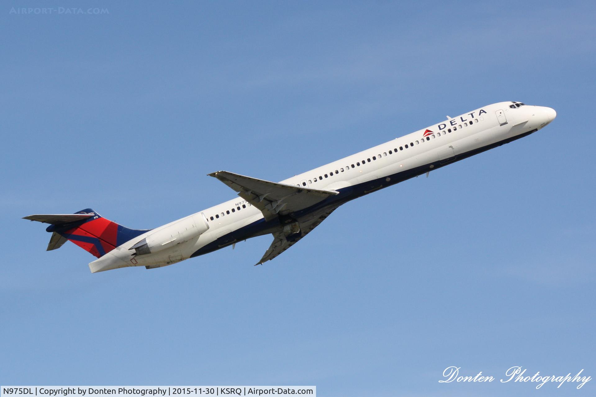 N975DL, 1991 McDonnell Douglas MD-88 C/N 53243, Delta Flight 2298 (N975DL) departs Sarasota-Bradenton International Airport enroute to Hartsfield-Jackson Atlanta International Airport